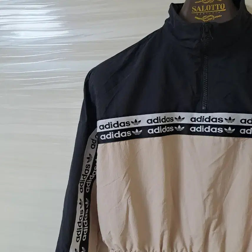[BUNJANG] Adidas Cropped Half-Zip Windbreaker Black/Beige / 아디다스 크롭 반집업바람막이 블랙/베이지