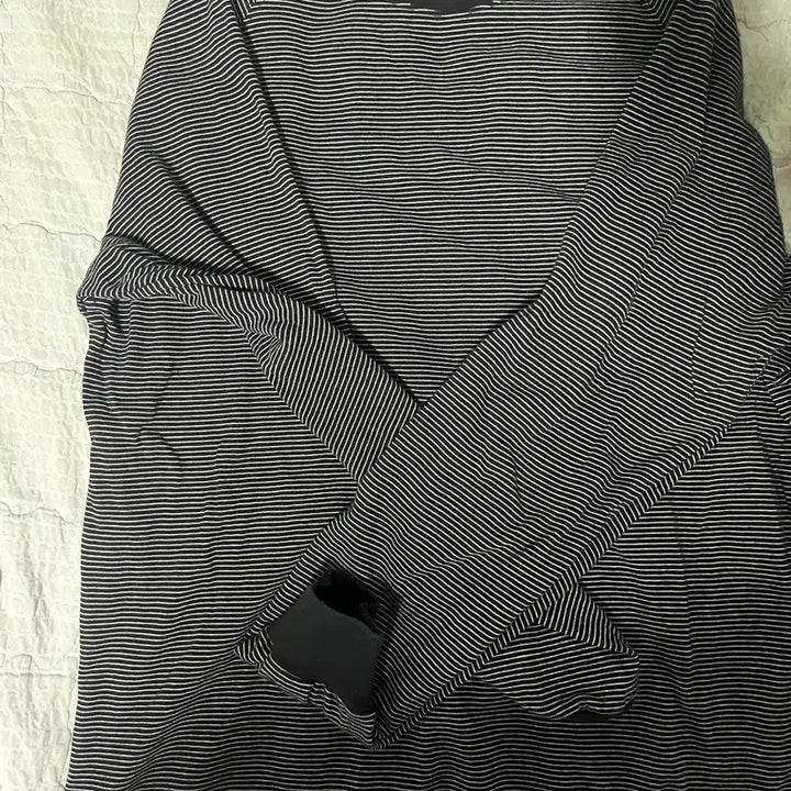 [BUNJANG] Thomasmore Stripe Long Sleeve XL White Black / 토마스모어 스트라이프 롱슬리브 xl 화이트 블랙