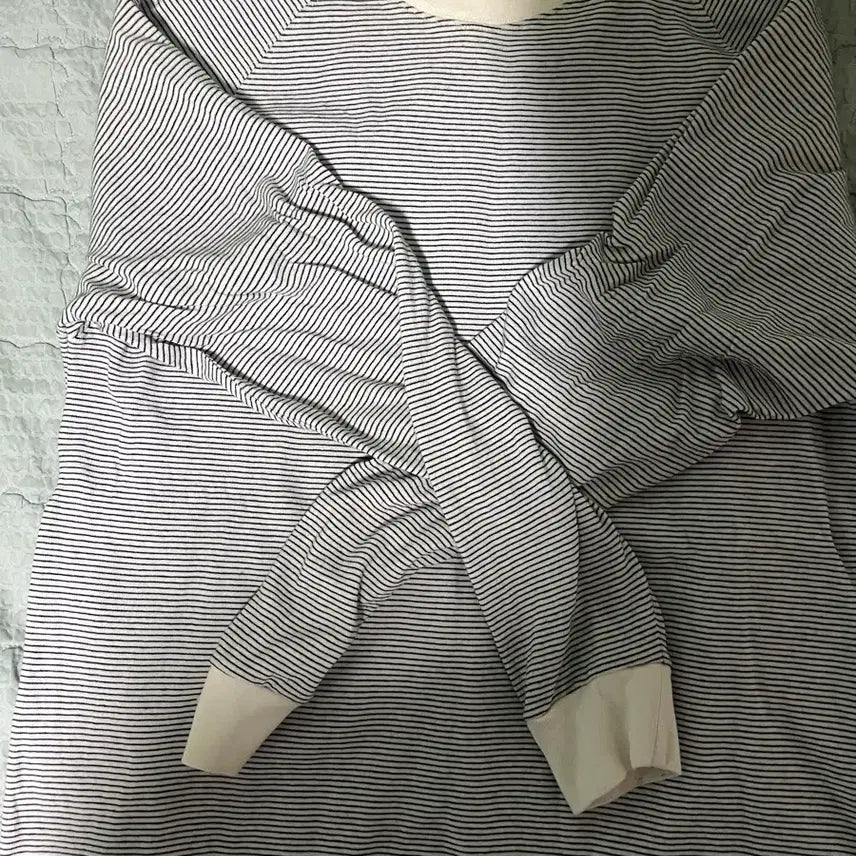 [BUNJANG] Thomasmore Stripe Long Sleeve XL White Black / 토마스모어 스트라이프 롱슬리브 xl 화이트 블랙