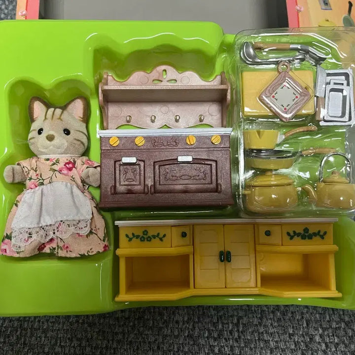 [BUNJANG] Sylvanian Families Old Striped Cat Kitchen Set / 실바니안 올드 줄무늬고양이 키친세트