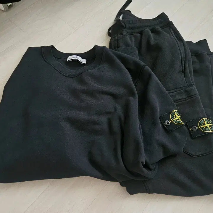 [BUNJANG] Stone Island Black Sweatshirt Training Set / 스톤아일랜드 블랙 맨투맨 트레이닝 세트