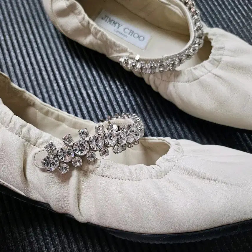 [BUNJANG] Jimmy Choo Ivory Crystal Flats / 지미추 아이보리 크리스탈 플랫 슈즈