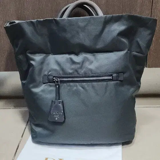 [BUNJANG] Prada Reversible Pocono Bag / 프라다 리버시블 포코노백 사용감있음