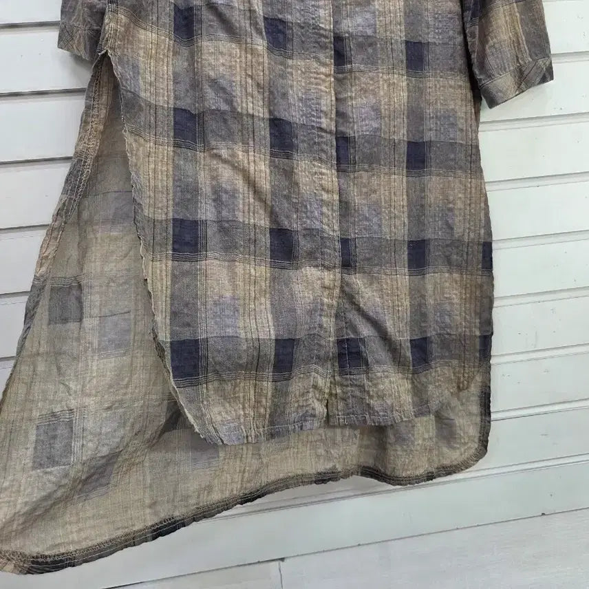 [BUNJANG] Checkered Side Slit Mandarin Collar 3/4 Sleeve Long Shirt / 체크 옆선트임 차이나카라 칠부소매 롱남방/보물찾기천사