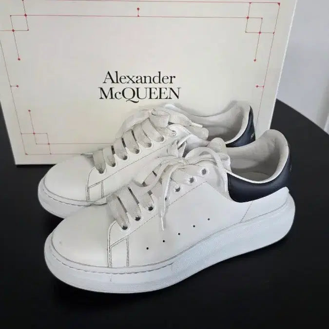 [BUNJANG] Alexander McQueen Oversized Sneaker White/Black Size 40 / 알렉산더 맥퀸 오버솔 스니커즈 화이트/블랙 40