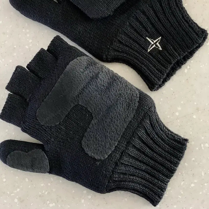 [BUNJANG] Stone Island Compass Logo Knit Gloves / [스톤아일랜드] 니트 장갑