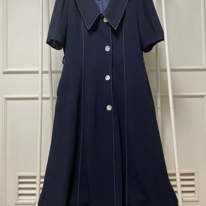 [BUNJANG] Soos Navy Puff Sleeve V-Neck Button Blouse / Soos 롱 원피스 스티치 카라 네이비 퍼프 반팔 브이넥 단추 블라우스
