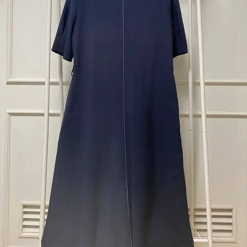 [BUNJANG] Soos Navy Puff Sleeve V-Neck Button Blouse / Soos 롱 원피스 스티치 카라 네이비 퍼프 반팔 브이넥 단추 블라우스