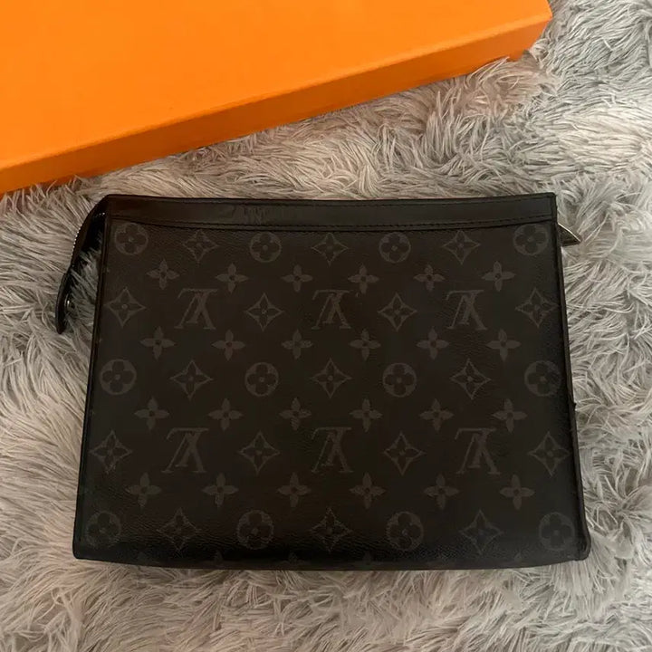 [BUNJANG] Louis Vuitton Pochette Voyage Clutch MM / [OS] 루이비통 포쉐트 보야주 클러치 MM