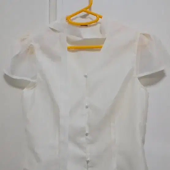 [BUNJANG] Pearl Embellished Short Sleeve Blouse / (새거급) 반팔 진주 블라우스