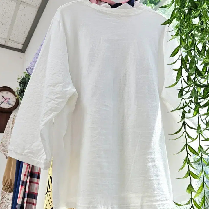 [BUNJANG] Ivory Embroidered 7-Sleeve T-Shirt (Size 77+) / [새상품]아이보리 자수 7부 티셔츠(77~)