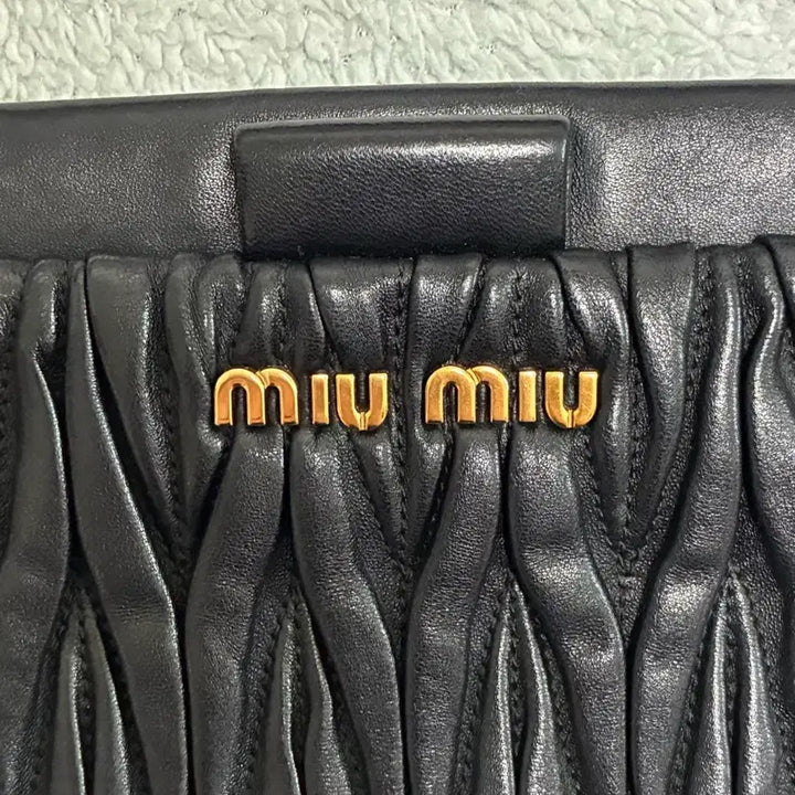[BUNJANG] Miu Miu Matelassé Black Leather Chain Shoulder Bag / (정품)미우미우 마틀라세 크로스백 블랙