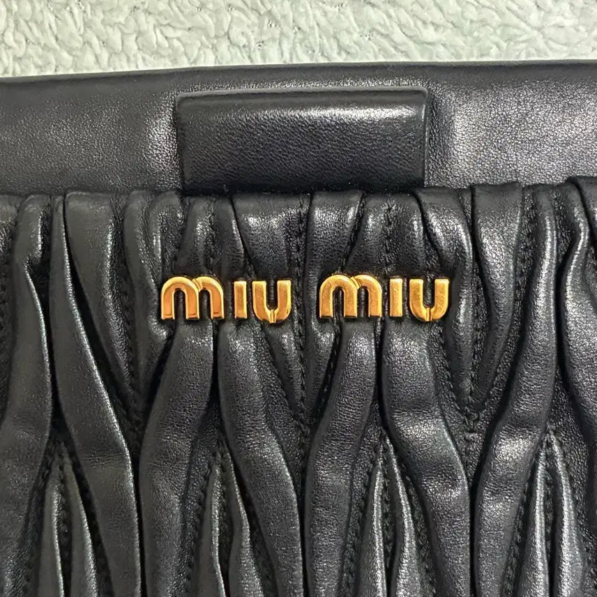 [BUNJANG] Miu Miu Matelassé Black Leather Chain Shoulder Bag / (정품)미우미우 마틀라세 크로스백 블랙