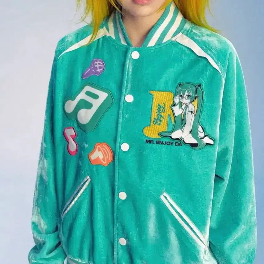 [BUNJANG] MEDM x Hatsune Miku Collaboration Velvet Embroidered Patch Stadium Varsity Jacket / MEDM X 하츠네미쿠 콜라보 벨벳 자수 패치 스타디움 바시티 자켓