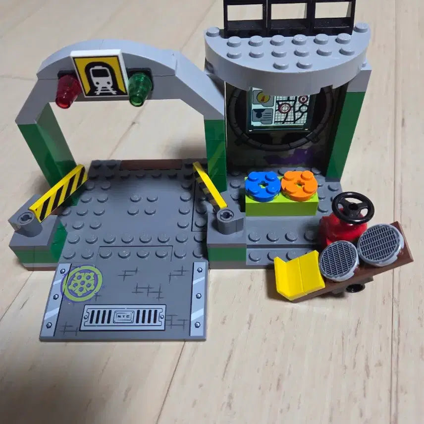 [BUNJANG] LEGO Juniors Teenage Mutant Ninja Turtles 10669 / 레고 닌자거북이 10669 주니어 팔아요.