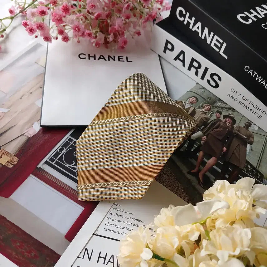 [BUNJANG] Chanel Silk Brown Check Pattern Necktie 9.9cm / 샤넬 실크 브라운 체크 패턴 넥타이 9.9cm A+등급 E1030