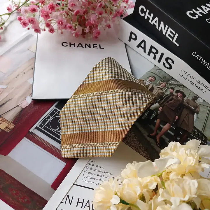 [BUNJANG] Chanel Silk Brown Check Pattern Necktie 9.9cm / 샤넬 실크 브라운 체크 패턴 넥타이 9.9cm A+등급 E1030
