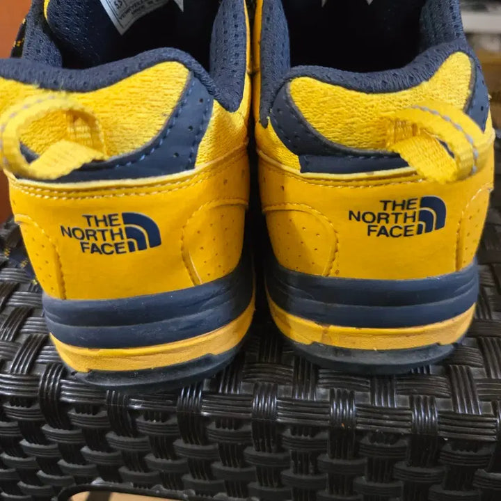 [BUNJANG] The North Face Yellow Sneakers / 노스페이스 옐로우 운동화