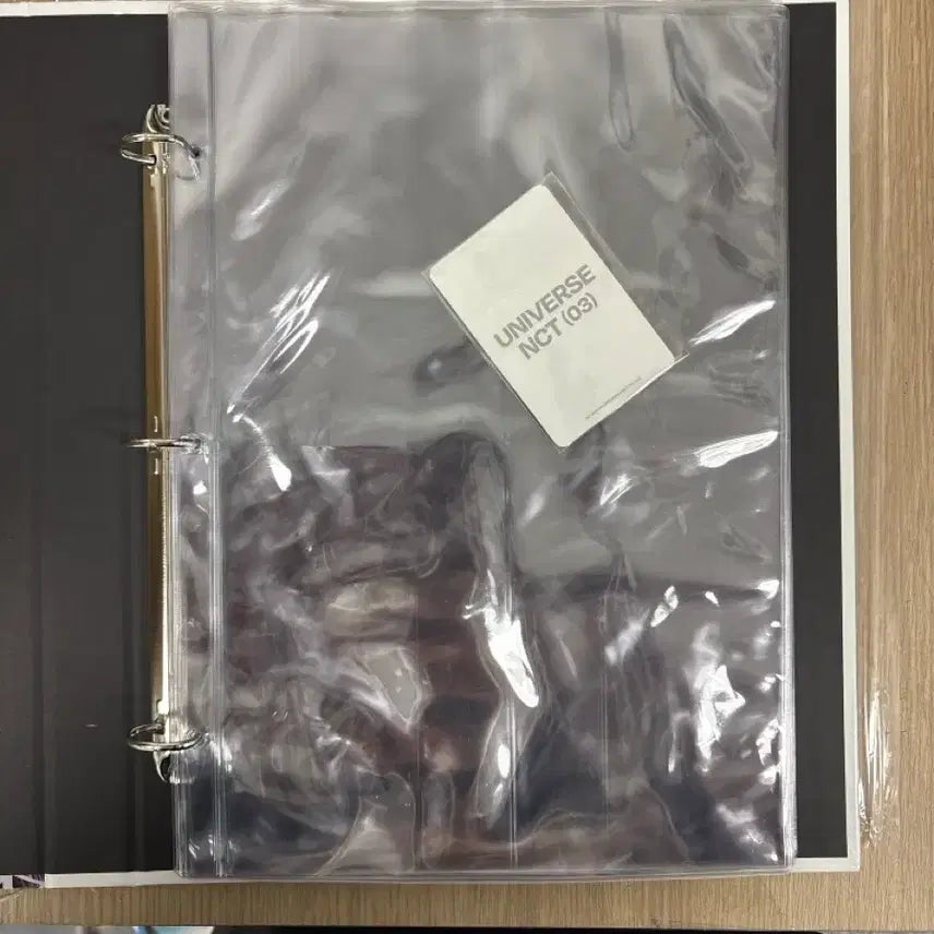 [BUNJANG] NCT Universe Photocard Case (with Photocard) / 정품 새상품 NCT Universe 포카 케이스 (포카 포함)