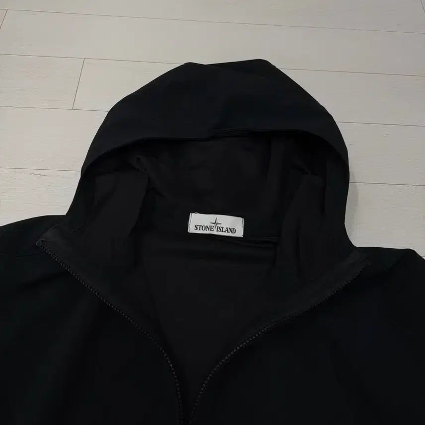 [BUNJANG] Stone Island Light Soft Shell Jacket L / 스톤아일랜드 라이트 소프트 쉘 L 사이즈  상태 9.5/10  사진 찍고