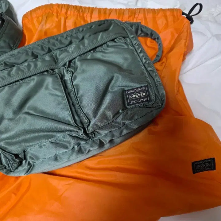 [BUNJANG] Porter Tanker Bag Large Khaki Shoulder Bag / 포터 탱커가방 라지 사이즈 카키색 +포터 더스트백+이너백
