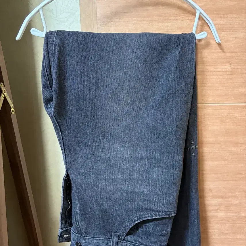 [BUNJANG] Politeru Goshima Rivet Flower Denim Pants Size 3 / 폴리테루 고시마 리벳 플라워 3사이즈