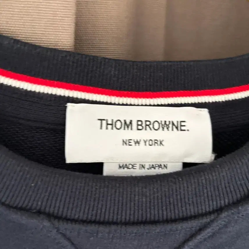 [BUNJANG] Thom Browne Sweatshirt Navy Diagonal Stripe (Size 3) / (실착1회) 톰브라운 맨투맨 네이비 사선완장