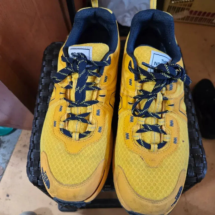 [BUNJANG] The North Face Yellow Trail Running Shoes / 노스페이스 옐로우 트레일 러닝화