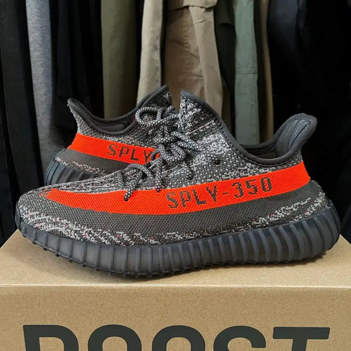 [BUNJANG] Adidas Yeezy 350 V2 Carbon Beluga Sneakers / 이지350 V2 카본 벨루가 260! 상태 깨끗!