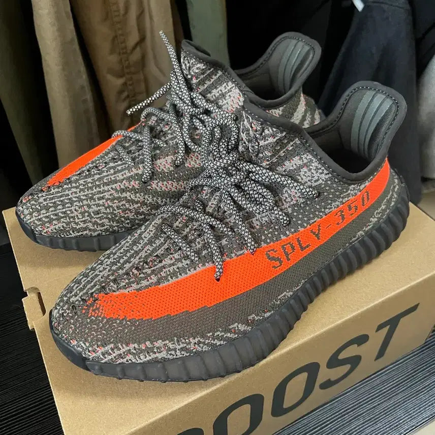 [BUNJANG] Adidas Yeezy 350 V2 Carbon Beluga Sneakers / 이지350 V2 카본 벨루가 260! 상태 깨끗!