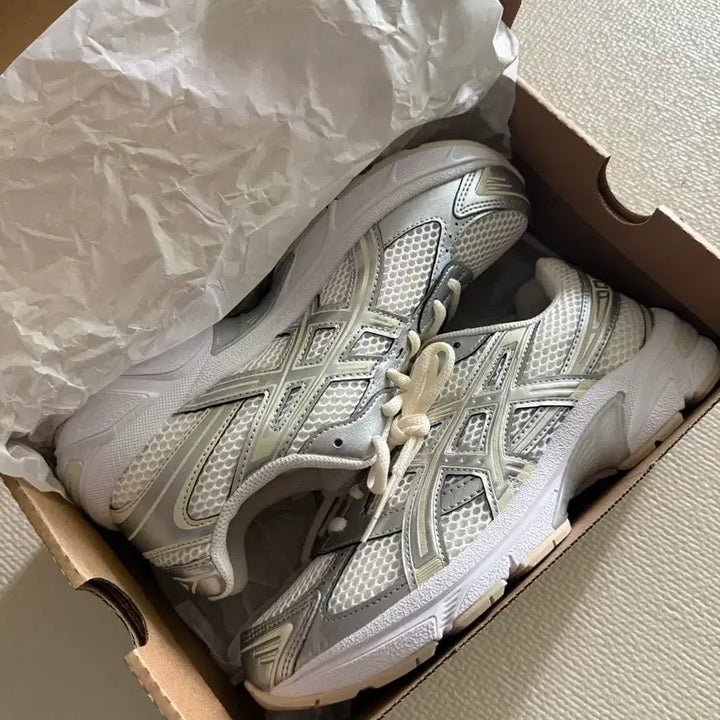 [BUNJANG] ASICS Cream Silver Sneakers / 아식스 크림실버 (텍 그대로 새상품)