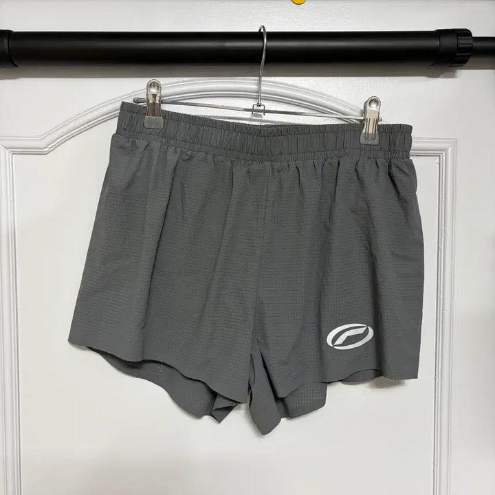 [BUNJANG] Optimistic Runners Performance Perforated Shorts Grey / [M] 옵티미스틱러너스 퍼포먼스 쇼트 그레이