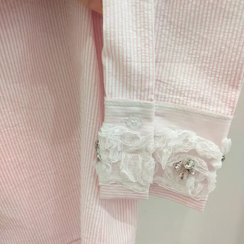 [BUNJANG] Miu Miu Striped Shirt with Lace Detail / 뮤 셔츠 새것