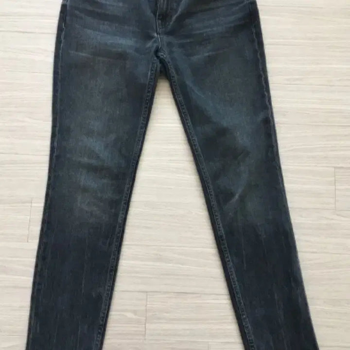 [BUNJANG] Alexander Wang Faded High-Rise Straight-Leg Jeans / 알렉산더 왕 ALEXANDER WANG Faded hiht-rise st