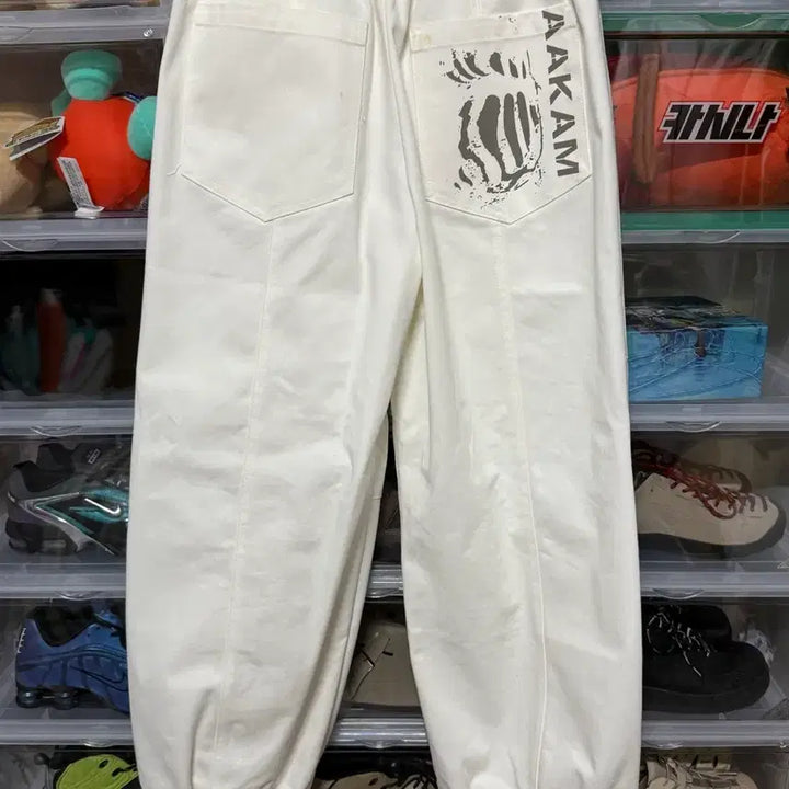 [BUNJANG] Arkham Printing Denim Pants White / 아캄 프린팅 데님 팬츠 화이트2