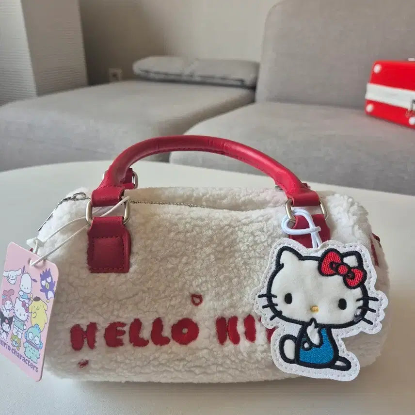 [BUNJANG] Hello Kitty Fleece Mini Tote Bag / 헬로키티 뽀글이 미니 토트백 가방