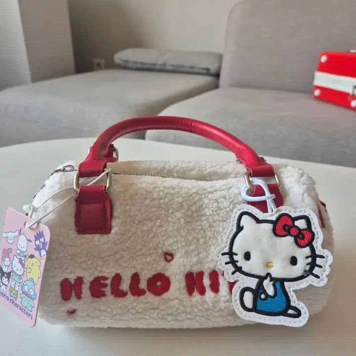 [BUNJANG] Hello Kitty Fleece Mini Tote Bag / 헬로키티 뽀글이 미니 토트백 가방