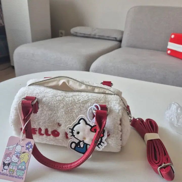[BUNJANG] Hello Kitty Fleece Mini Tote Bag / 헬로키티 뽀글이 미니 토트백 가방