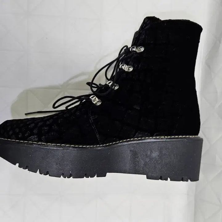 [BUNJANG] Stuart Weitzman Quilted Velvet Boots / 스튜어트 와이즈먼 벨벳 부츠