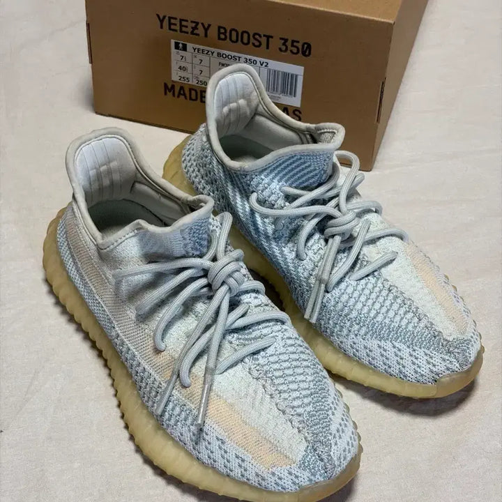 [BUNJANG] Adidas Yeezy Boost 350 V2 Cloud White US 7.5 / KR 255 / 이지부스트 350 V2 클라우드 화이트 255