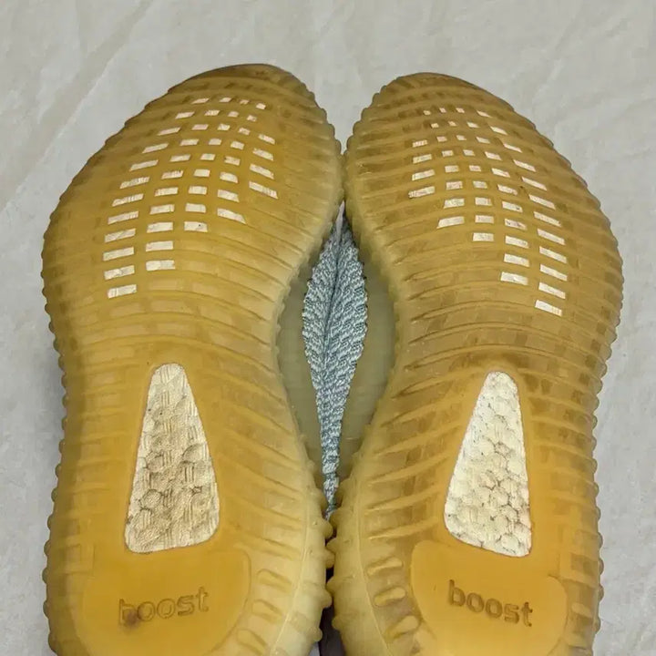 [BUNJANG] Adidas Yeezy Boost 350 V2 Cloud White US 7.5 / KR 255 / 이지부스트 350 V2 클라우드 화이트 255