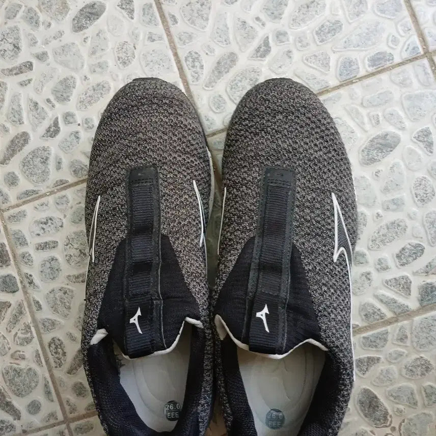 [BUNJANG] Mizuno Grey Slip-on Sneakers / 미즈노 슬립온 운동화 회색