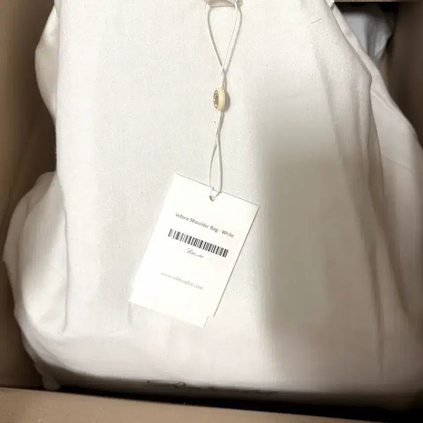 [BUNJANG] Velora Shoulder Bag White / 리본빛 velora shoulder bag 화이트