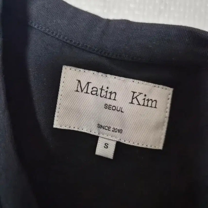 [BUNJANG] Matinkim Black Logo Crop Short Sleeve T-Shirt / 마뗑킴 블랙 로고 크롭 반팔 티셔츠