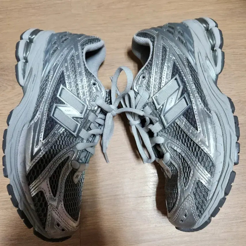 [BUNJANG] New Balance 1906R Silver Metallic Harbor Gray / 뉴발란스 1906R 실버 메탈릭 하버그레이 (240)