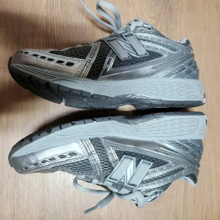 [BUNJANG] New Balance 1906R Silver Metallic Harbor Gray / 뉴발란스 1906R 실버 메탈릭 하버그레이 (240)