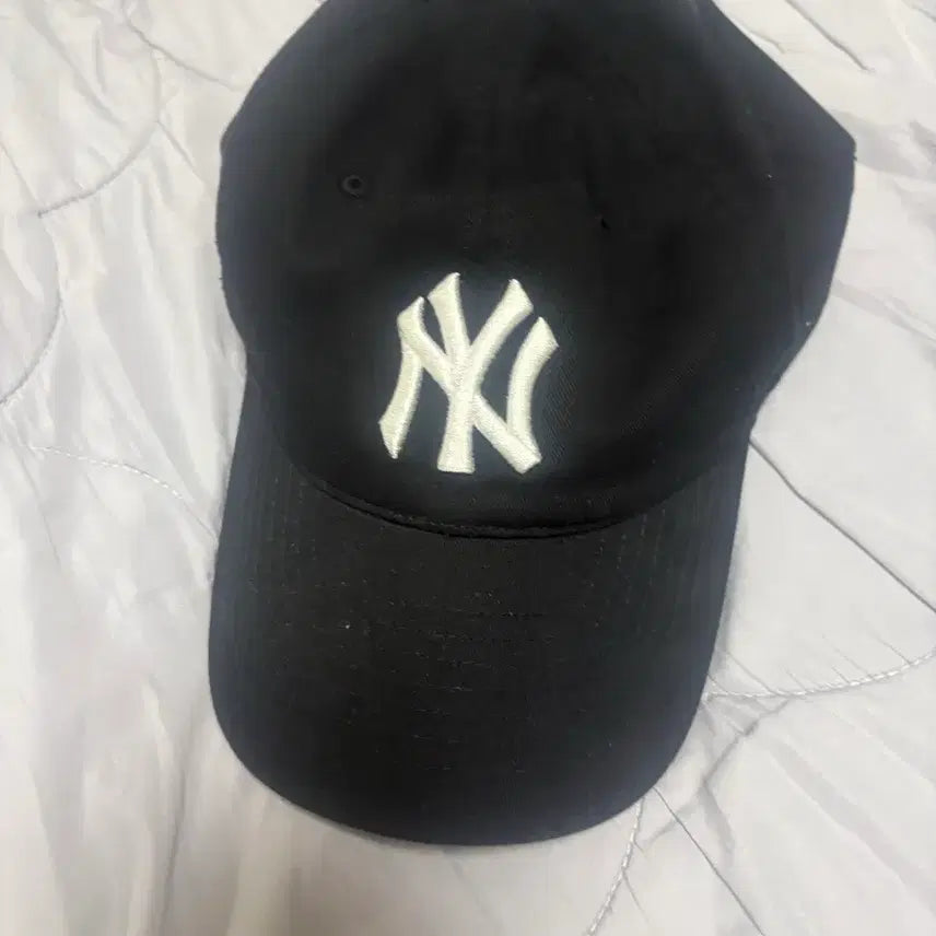 [BUNJANG] MLB New York Yankees Black Ball Cap / MLB 뉴욕 양키스 볼캡 블랙(사용감X)