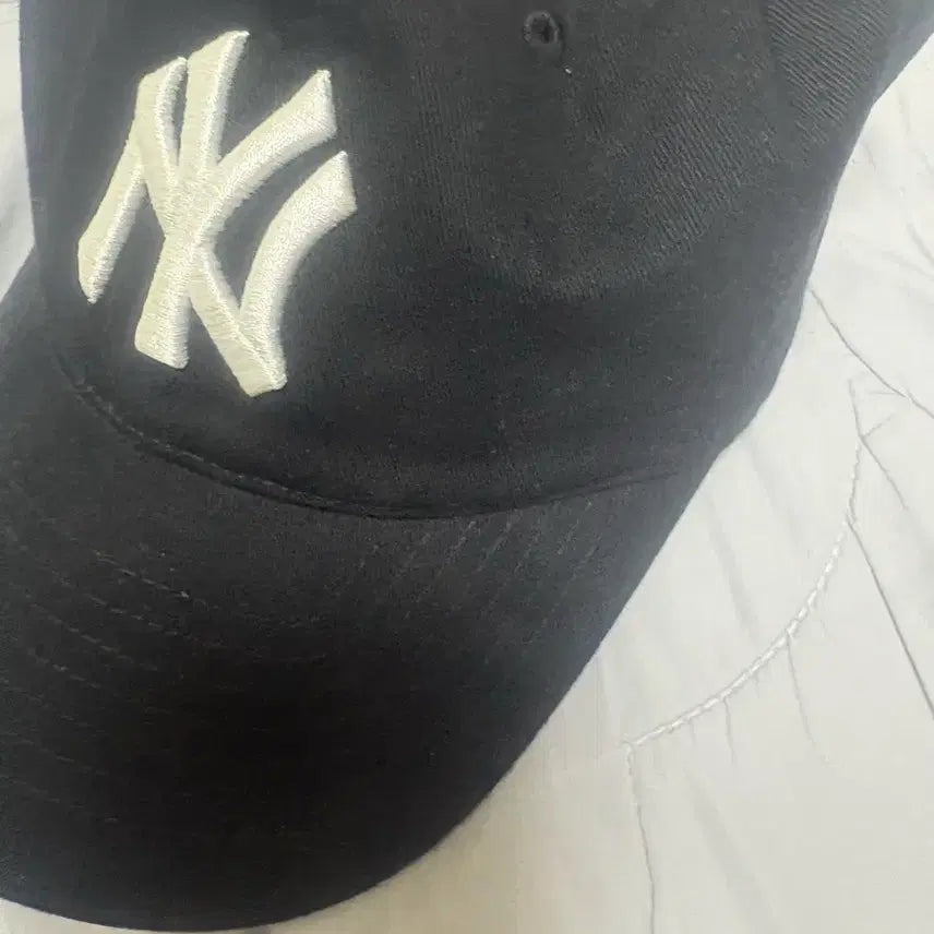 [BUNJANG] MLB New York Yankees Black Ball Cap / MLB 뉴욕 양키스 볼캡 블랙(사용감X)