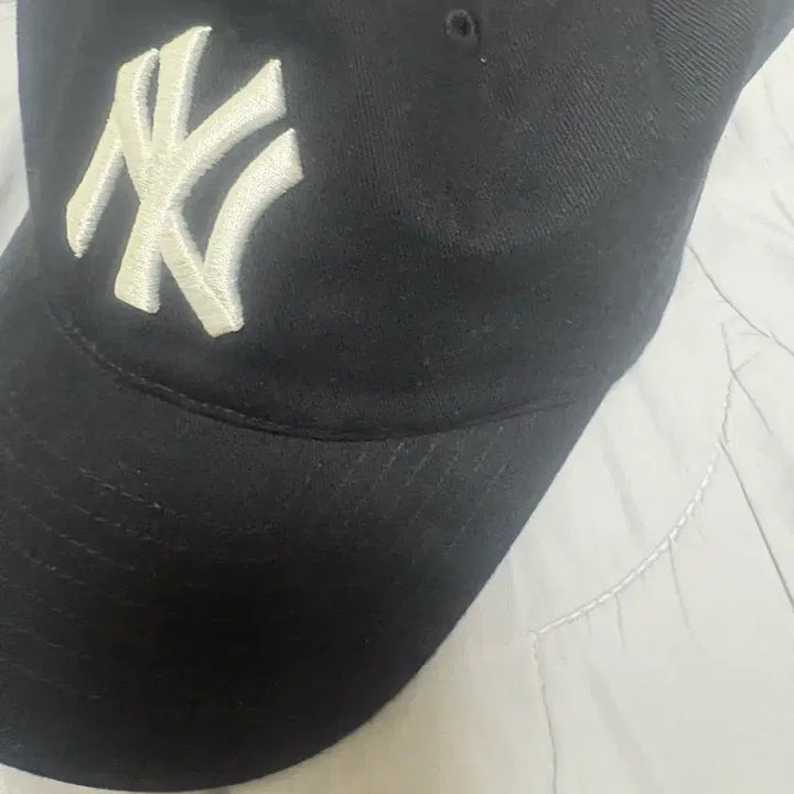 [BUNJANG] MLB New York Yankees Black Ball Cap / MLB 뉴욕 양키스 볼캡 블랙(사용감X)