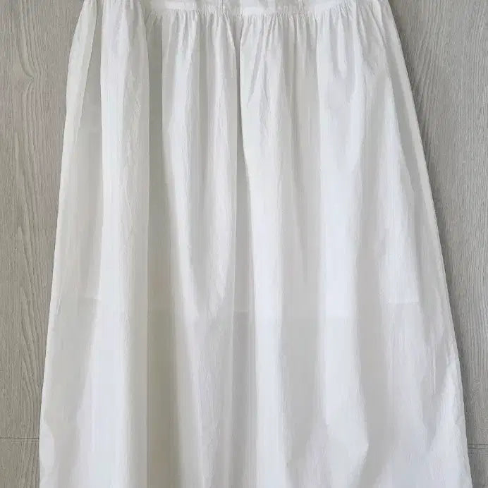 [SOLD OUT] 퀄리티좋은 화이트스커트